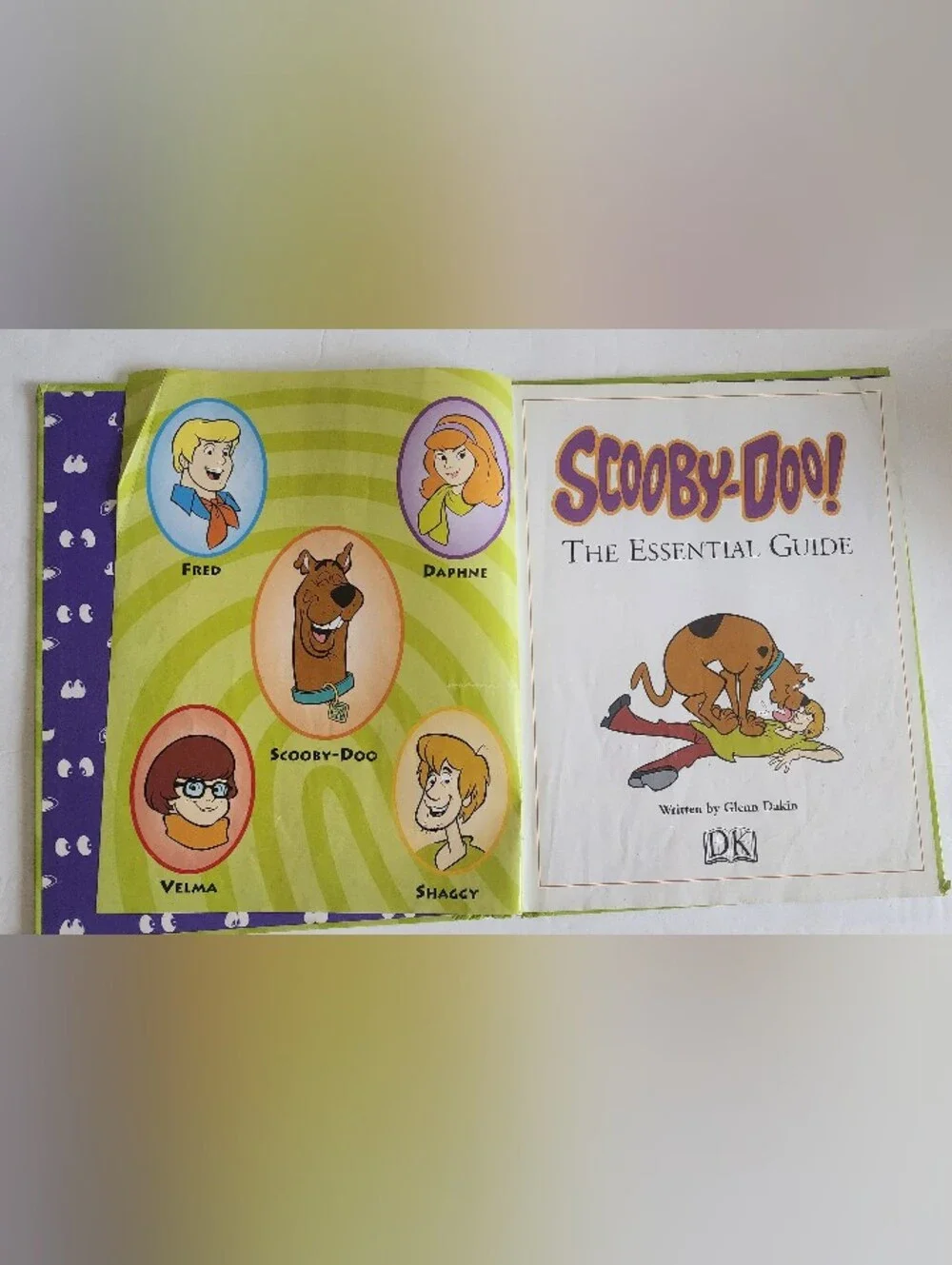 Scooby-Doo! Green Dog Guide - Scooby-Doo The Essential Guide
